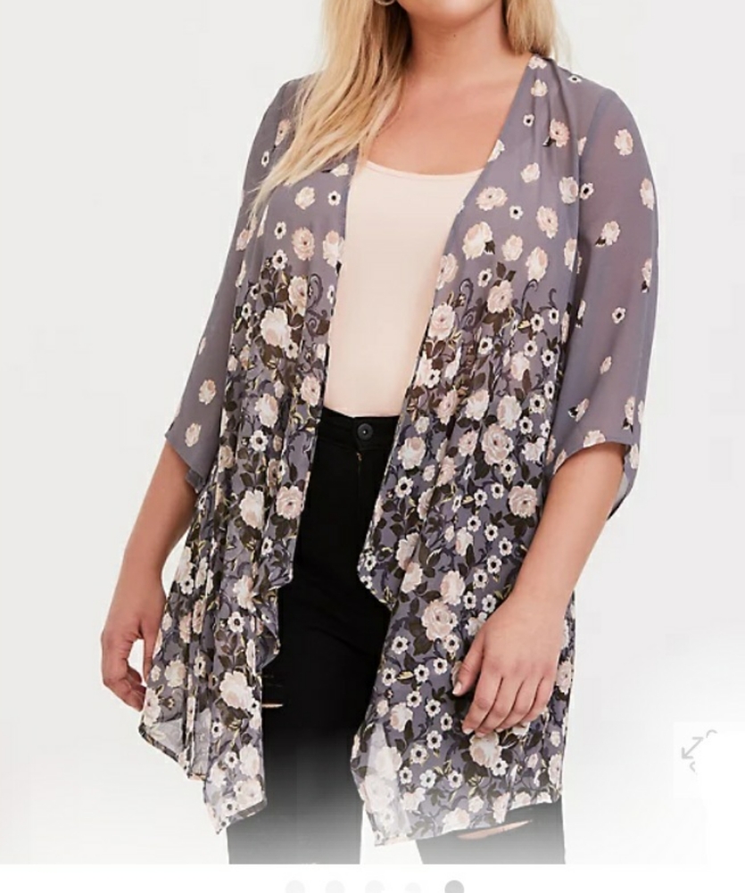 Torrid Grey Floral Chiffon Drape Front Kimono Size 1/2  (A57)